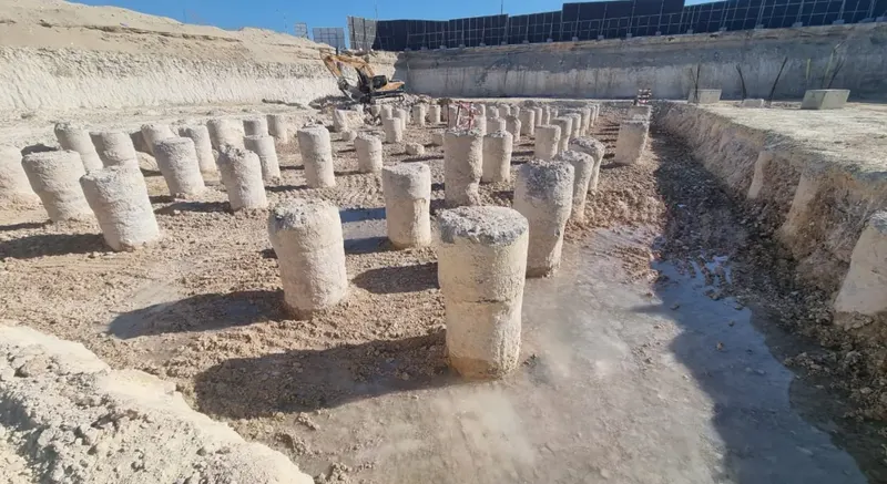 الخوازيق في مرحلة الأساسات